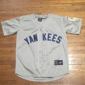 Yankees Mickey Mantle jersey size Medium